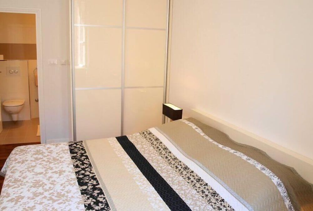 Deluxe Apartment, City View