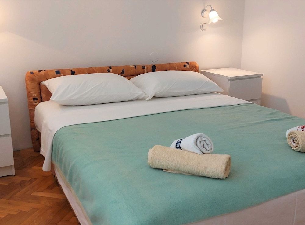 Apartment (One Bedroom Apartment with Terrace)
