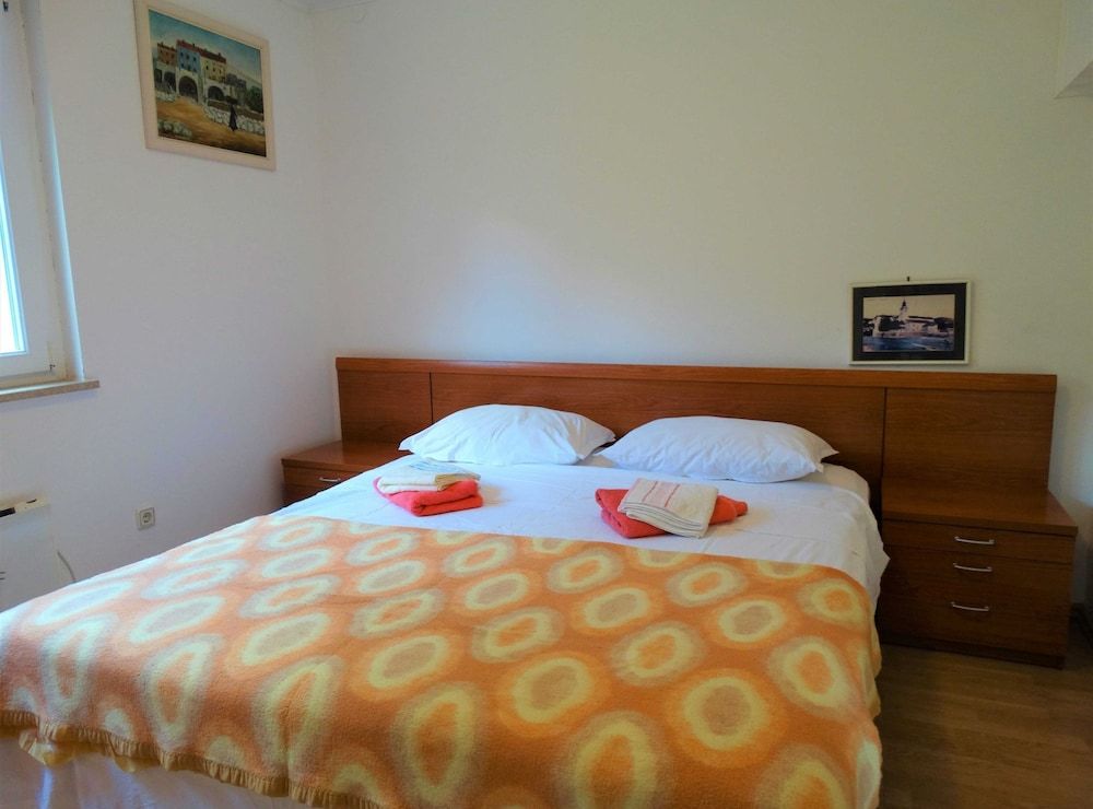 Apartment (One Bedroom Apartment with Balcony)