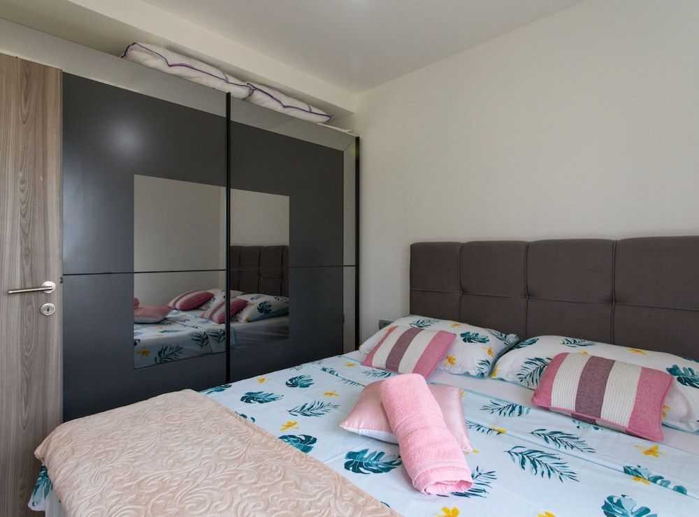 Apartment (One Bedroom Apartment)