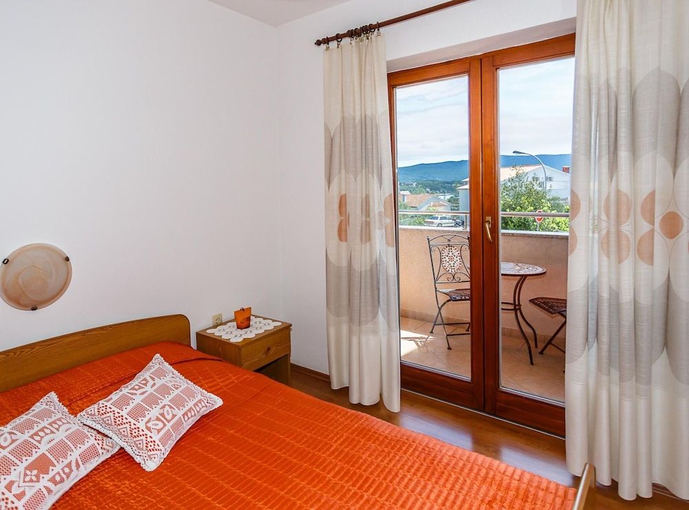 Apartment (One Bedroom Apartment with Terrace)