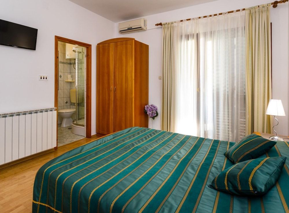 Apartment (Classic Double Room with Balcony)