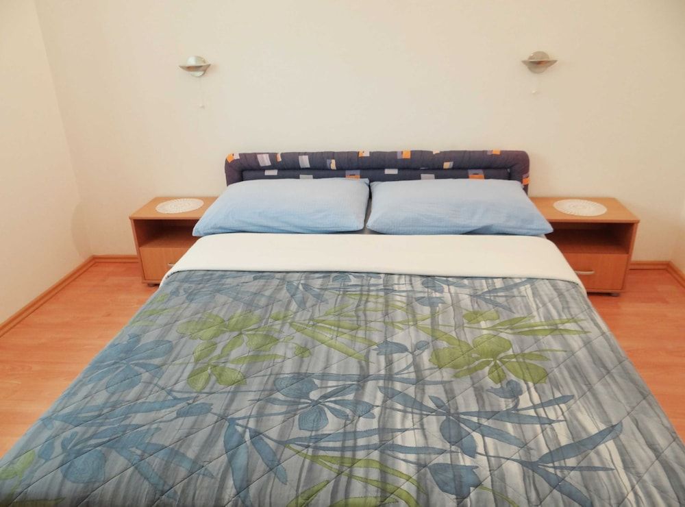 Apartment (One Bedroom Apartment)
