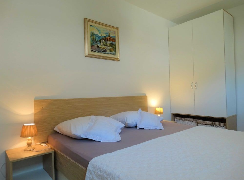 Apartment (Two Bedroom Apartment with Terrace)