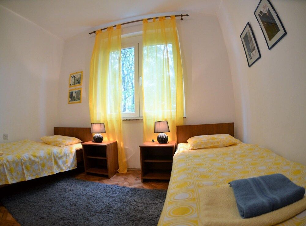 Apartment (Two Bedroom Apartment with Terrace an)