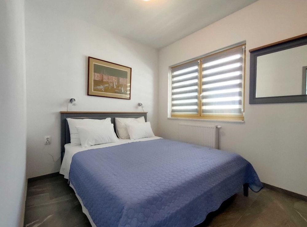 Apartment (Standard One Bedroom Apartment with S)