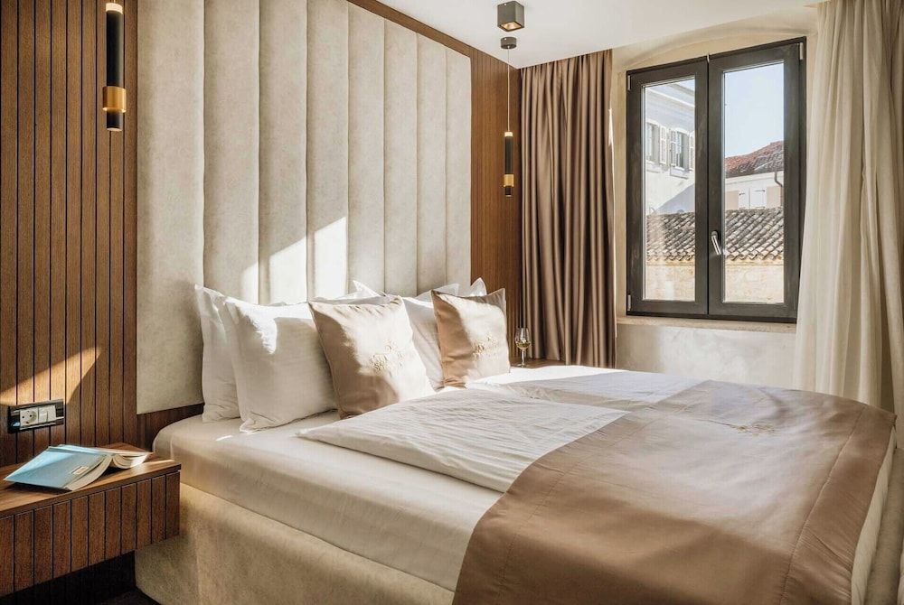 Superior Double Room, City View
