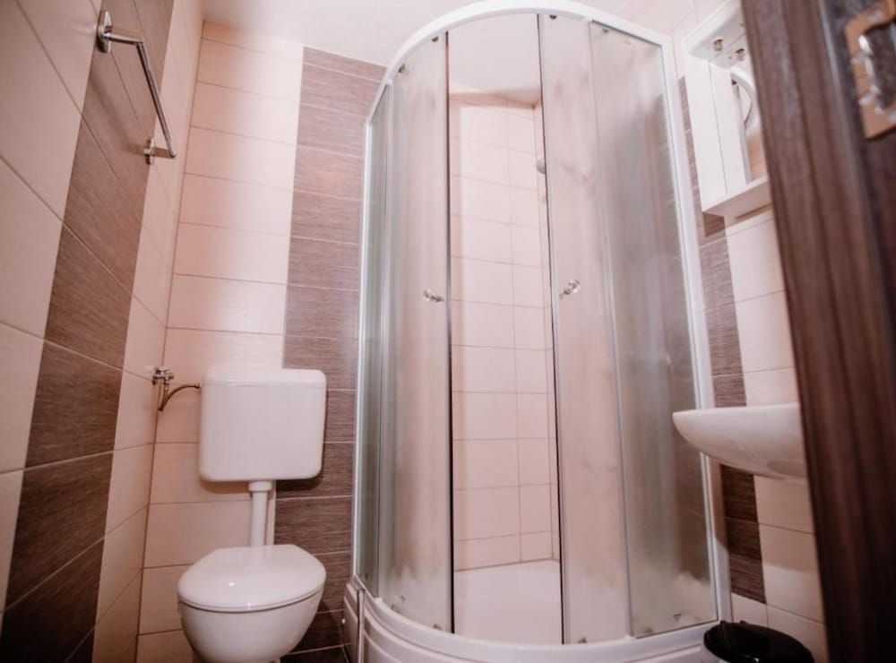 Mountain Serenity Rooms Double Room (Double Room with Balcony 3) 5