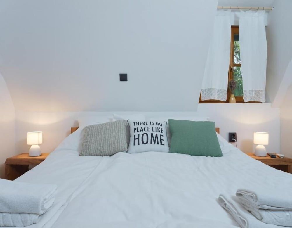 Yeti Cabin Apartment, 2 Bedrooms 2