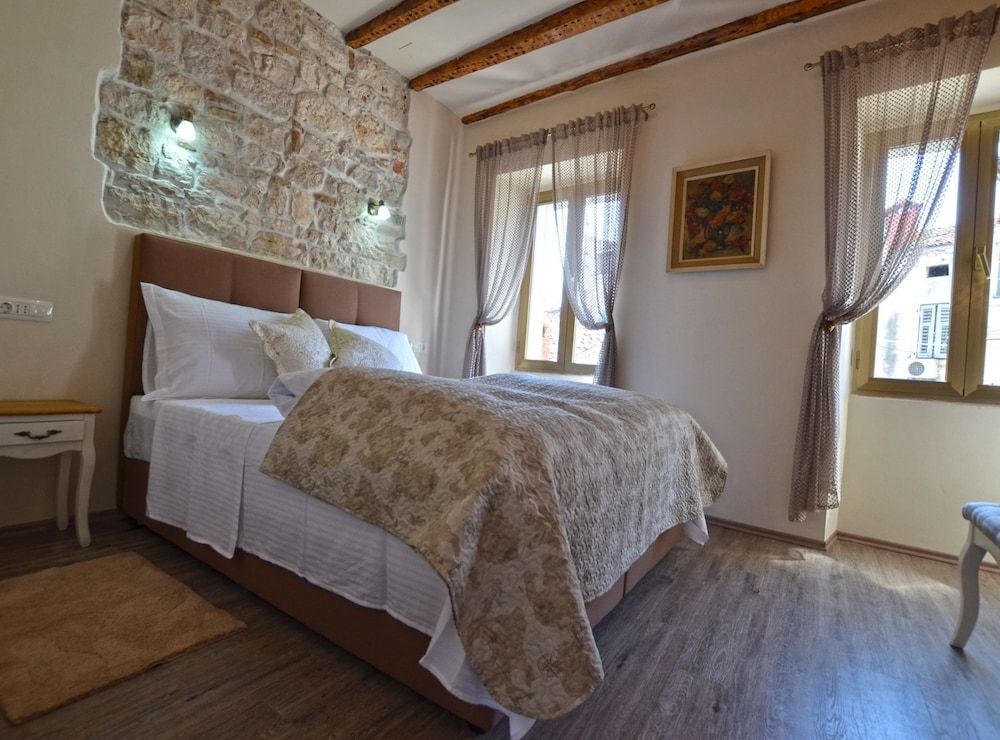 Apartment (One Bedroom Apartment)