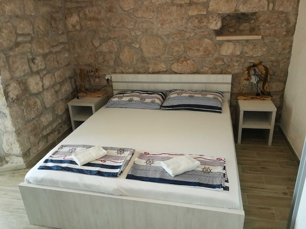 Apartment (Two-Bedroom Apartment (A1-Niko))