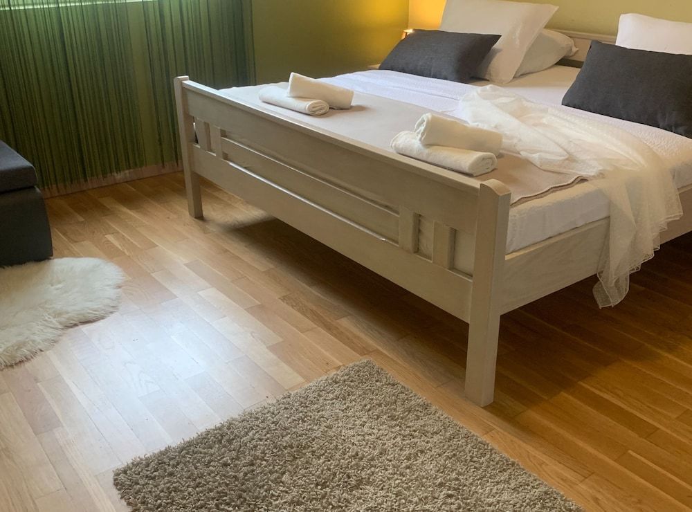 Apartment (One Bedroom Apartment 4)