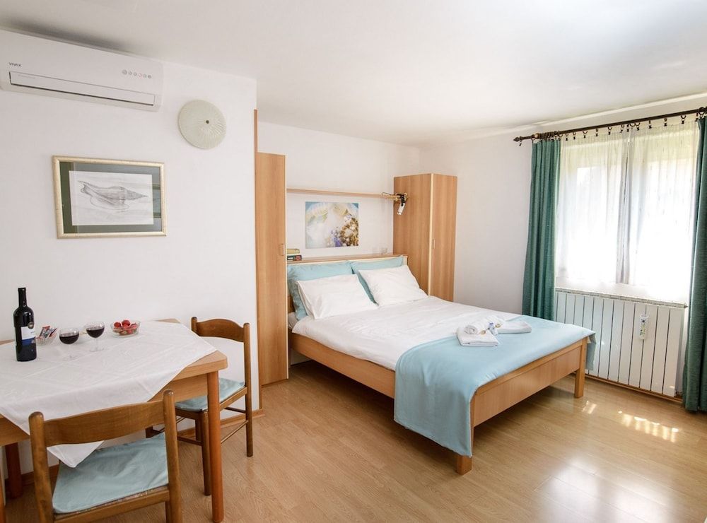 Apartment (One Bedroom apartment apartment (Suit)