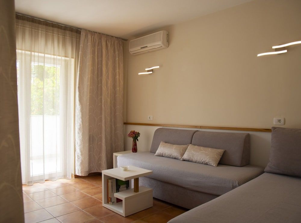Apartment (One Bedroom Apartment (Anna))