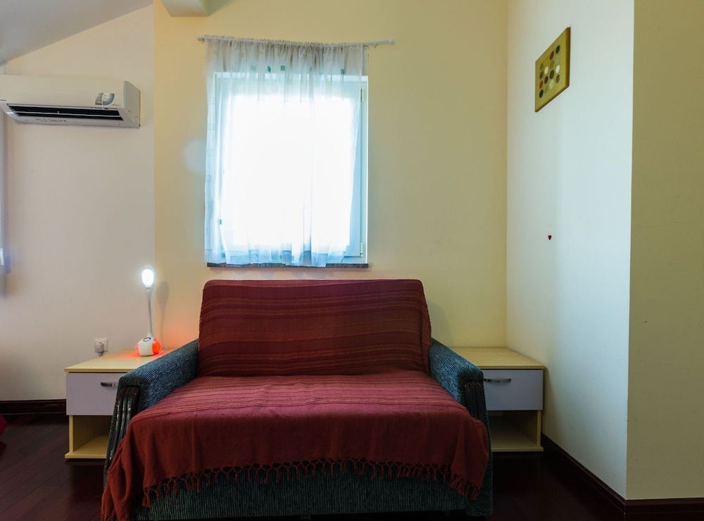 Apartment (One Bedroom Apartment (owner Marasca))