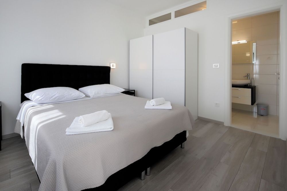 Superior Apartment, Balcony, City View