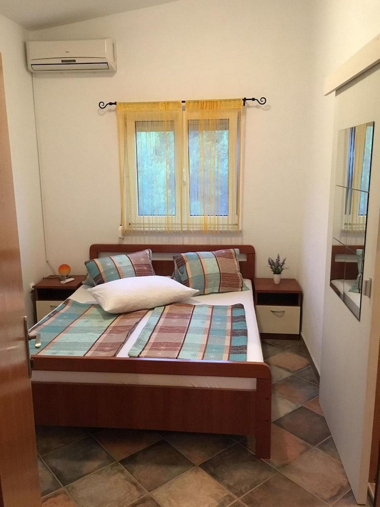 Comfort Apartment, Courtyard View
