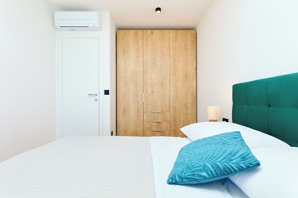 Apartment (1 Bedroom)