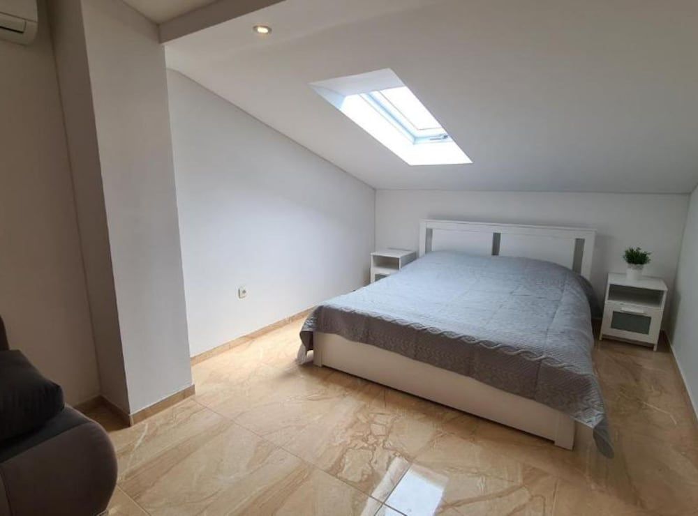 Apartment (Apartment with Two Bathrooms)