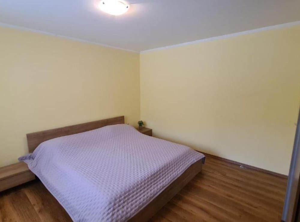 Apartment (Apartment with One Bathroom)