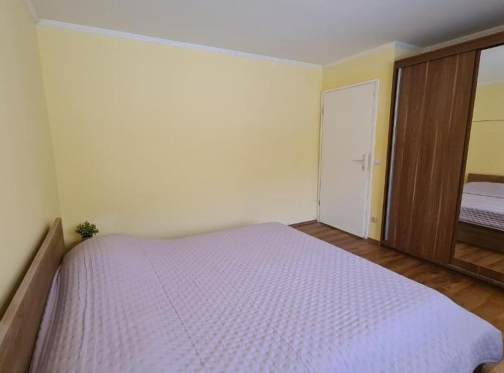 Apartment (Apartment with Two Bathrooms)