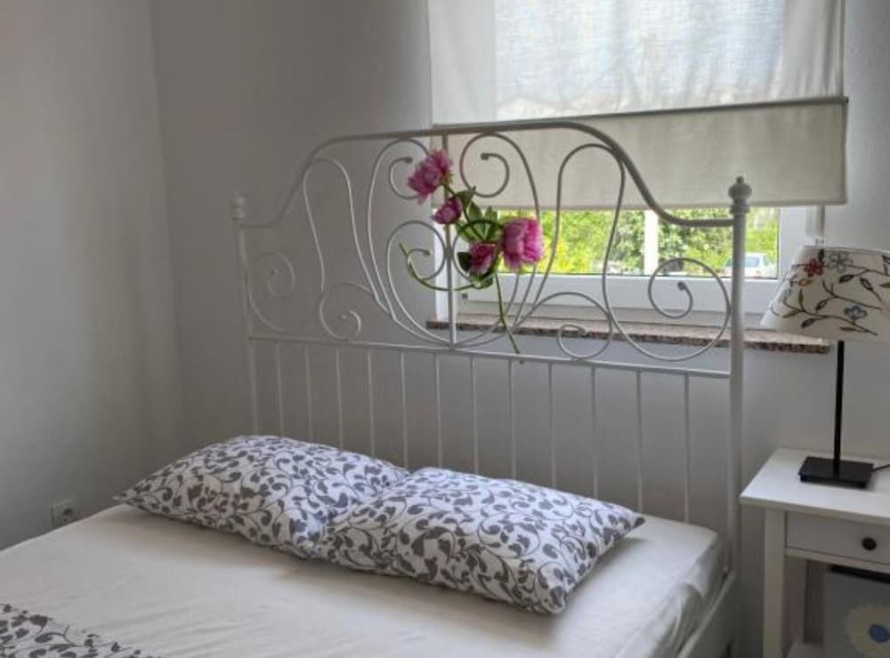 Apartment (One Bedroom Apartment with Balcony)