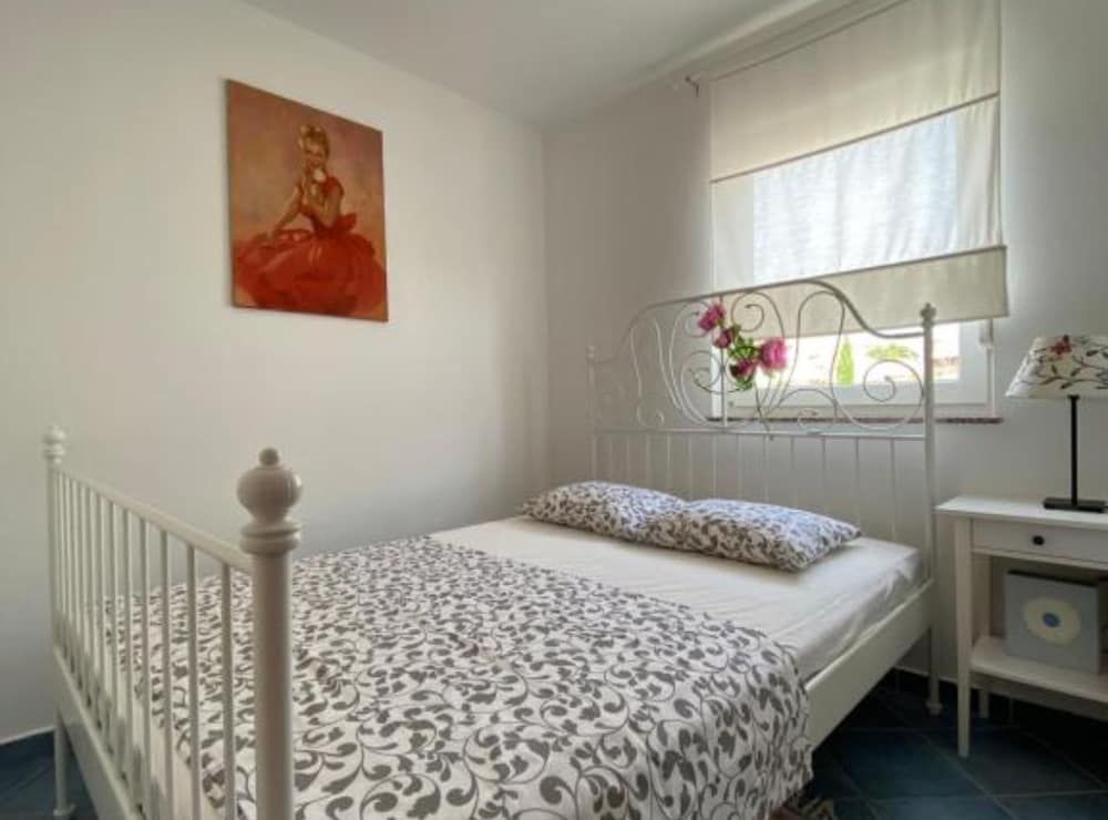 Apartment (One Bedroom Apartment with Balcony)