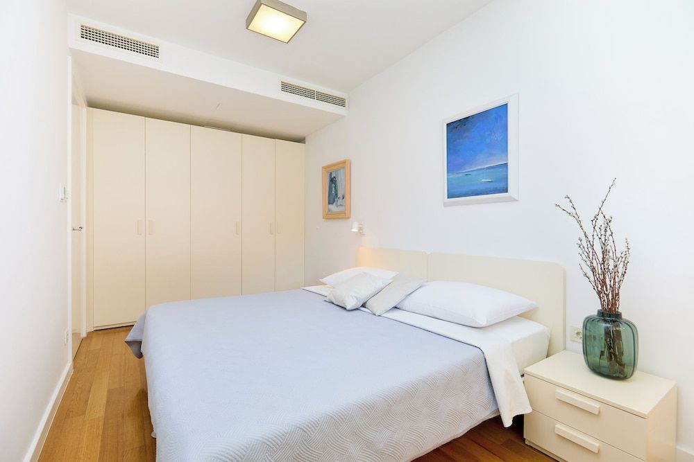 Apartment (3 Bedrooms)