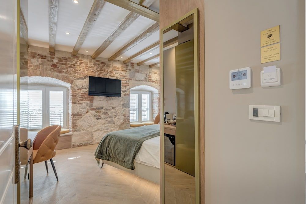 Grand Palace Luxury Retreat - Tale Of The Sea Deluxe Double Room, Sea View 12