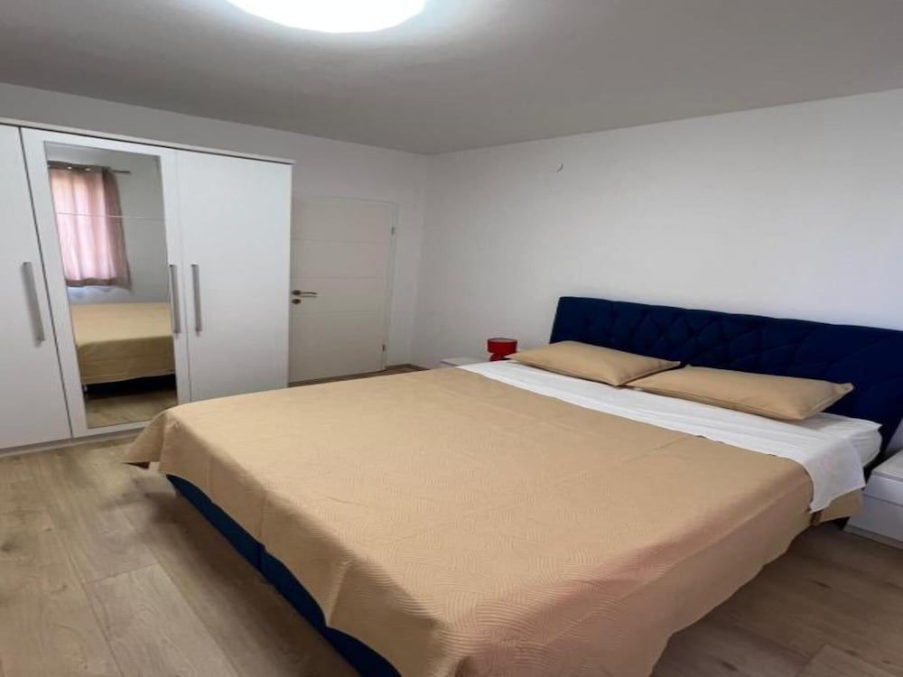 Apartment (Four-Bedroom Apartment With Sea View)