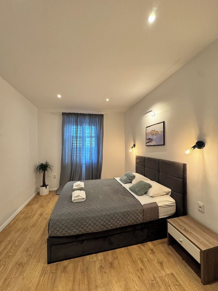 Mia's Wonderland Comfort Apartment, City View 2