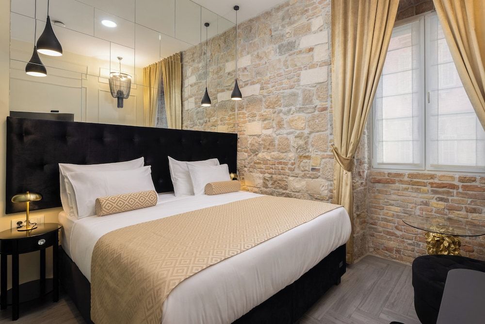 Luxury rooms Golden Palace City Centre