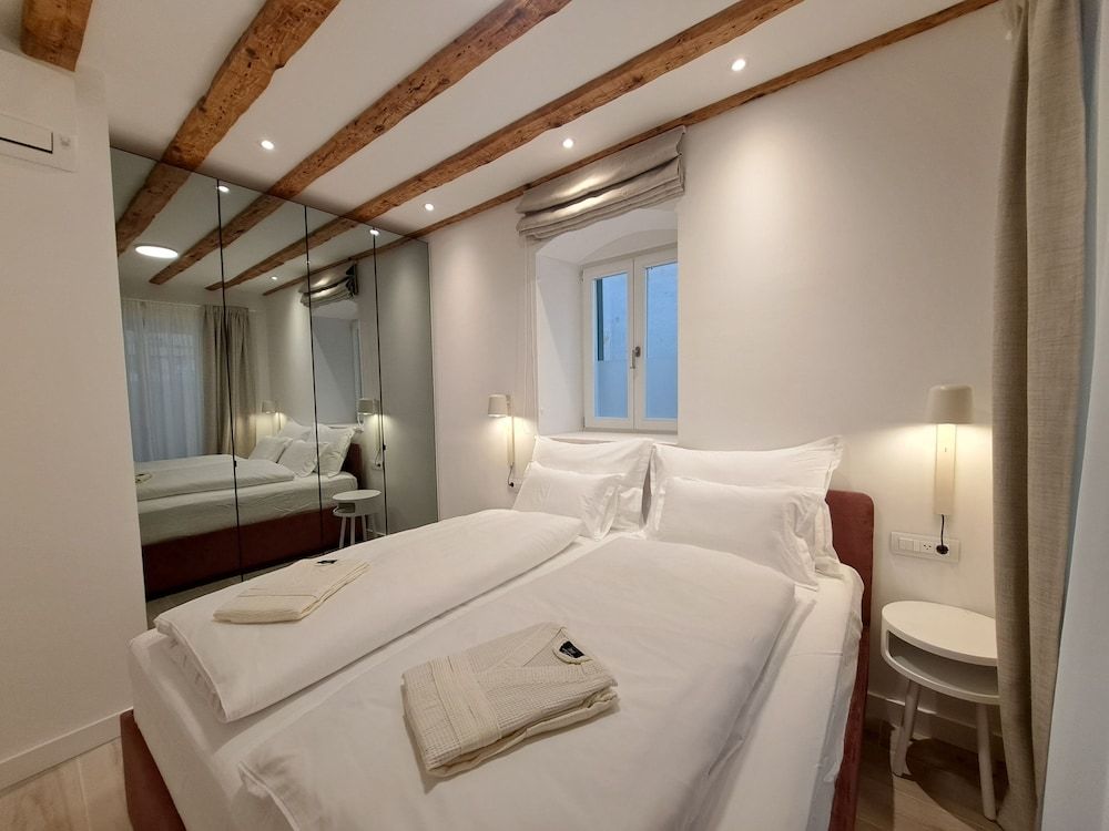 Deluxe Condo, Non Smoking, Pets Not Allowed