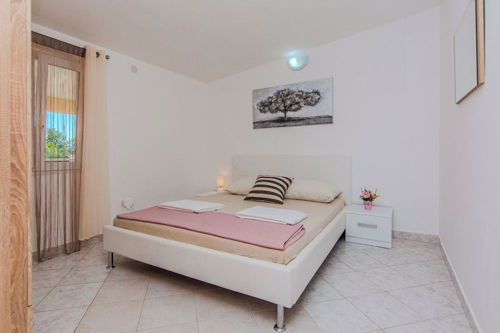 Economy Apartment, Garden View