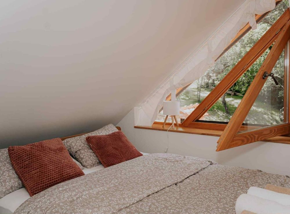House (Three Bedroom Holiday Home with Sauna)