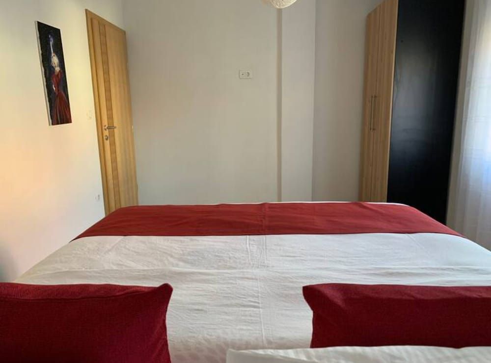 Apartment (Apartment Bordoa de Macura with Bay V)