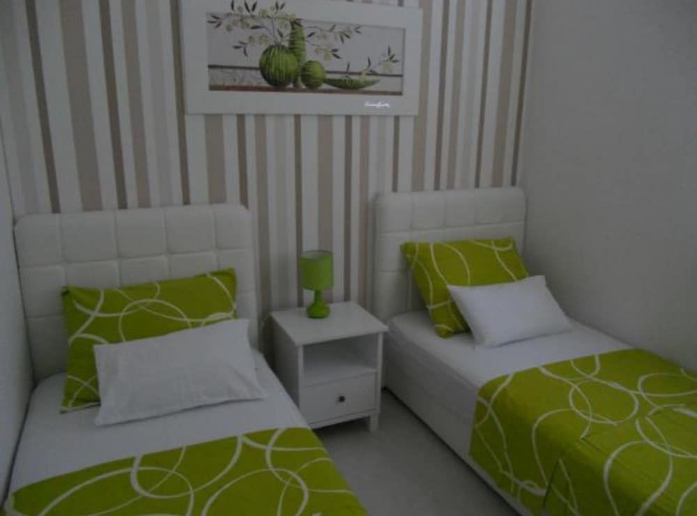 Apartment (Two Bedroom Apartment with Terrace)