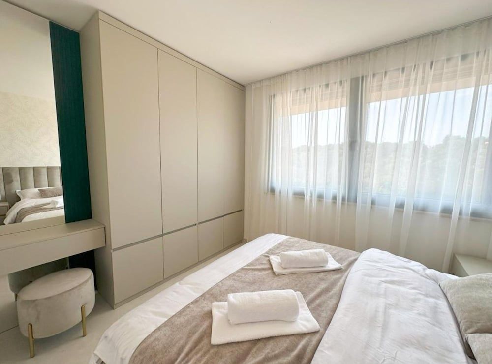 Apartment (One-Bedroom Apartment With Terrace (T)