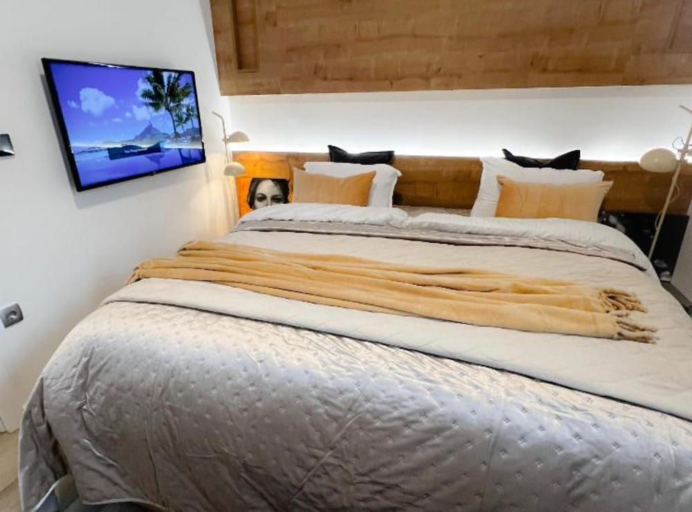 Apartment (Two Bedroom Apartment (1.floor))