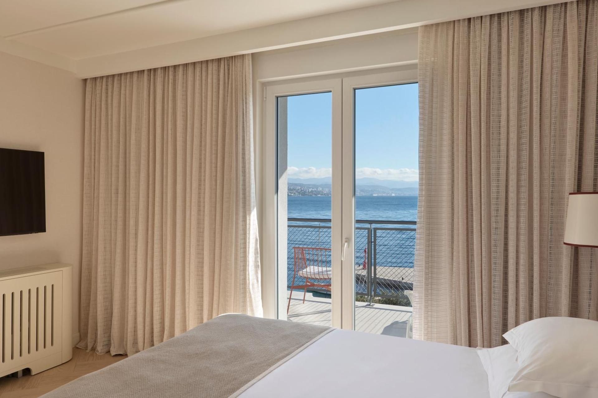 Superior Double or Twin Room with Sea View