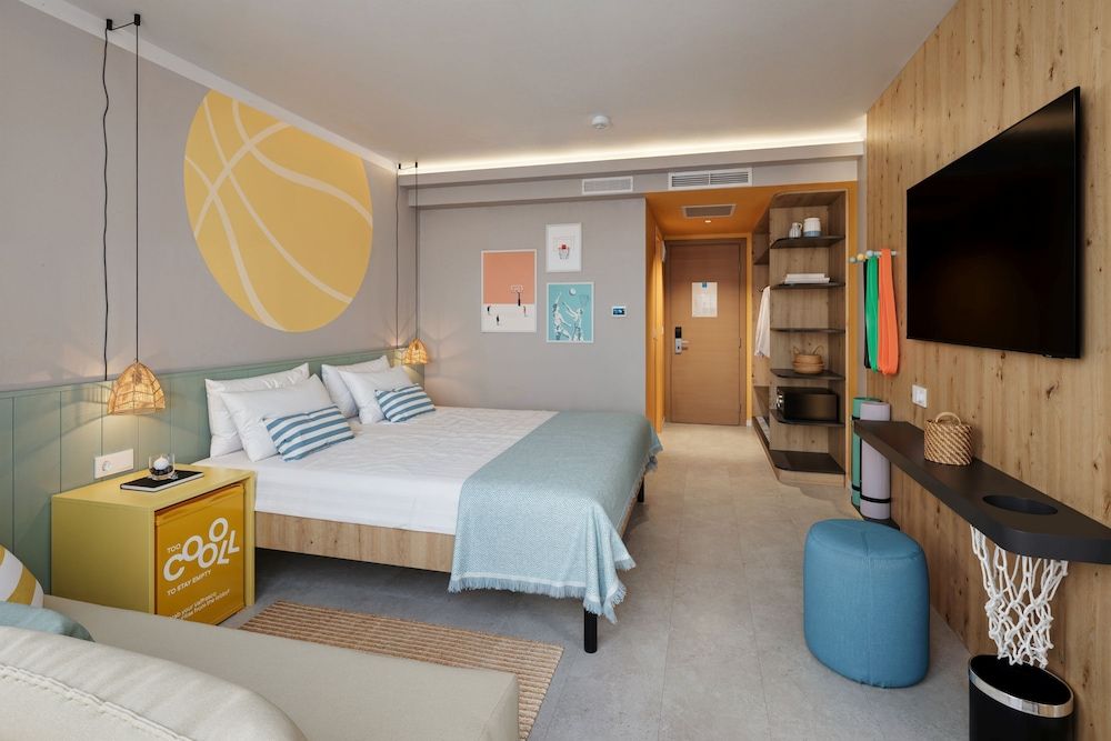 Room for 2+1