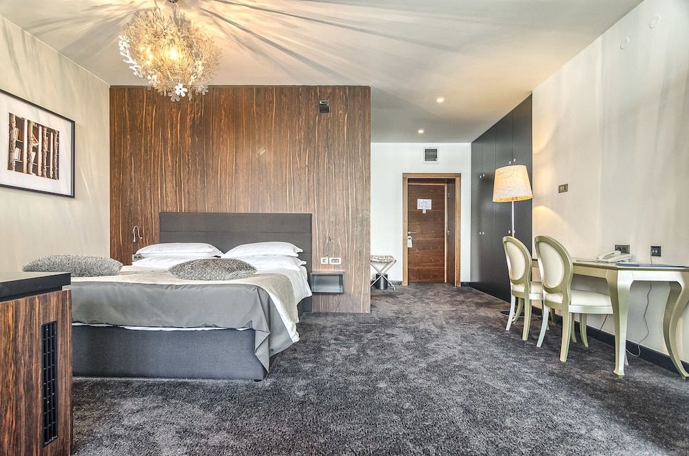 Suite, Sea View
