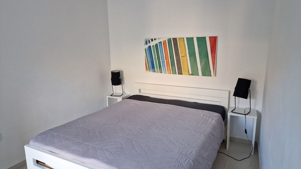 Basic Mansion One-Bedroom Apartment with Pool View