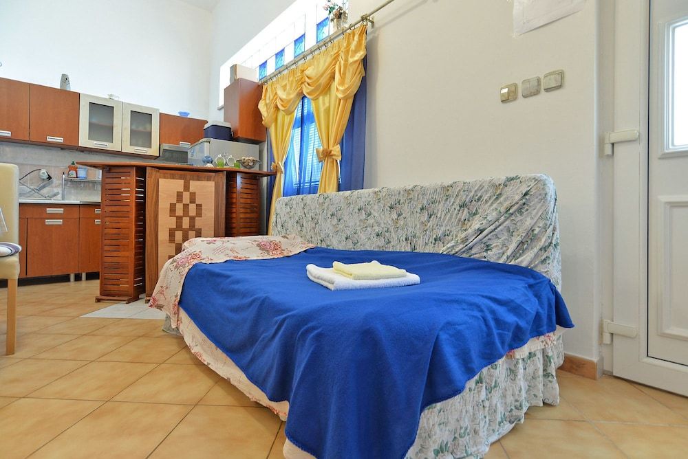 Apartment 1374