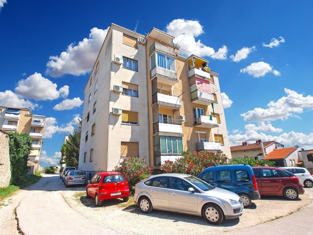 Apartment 1414