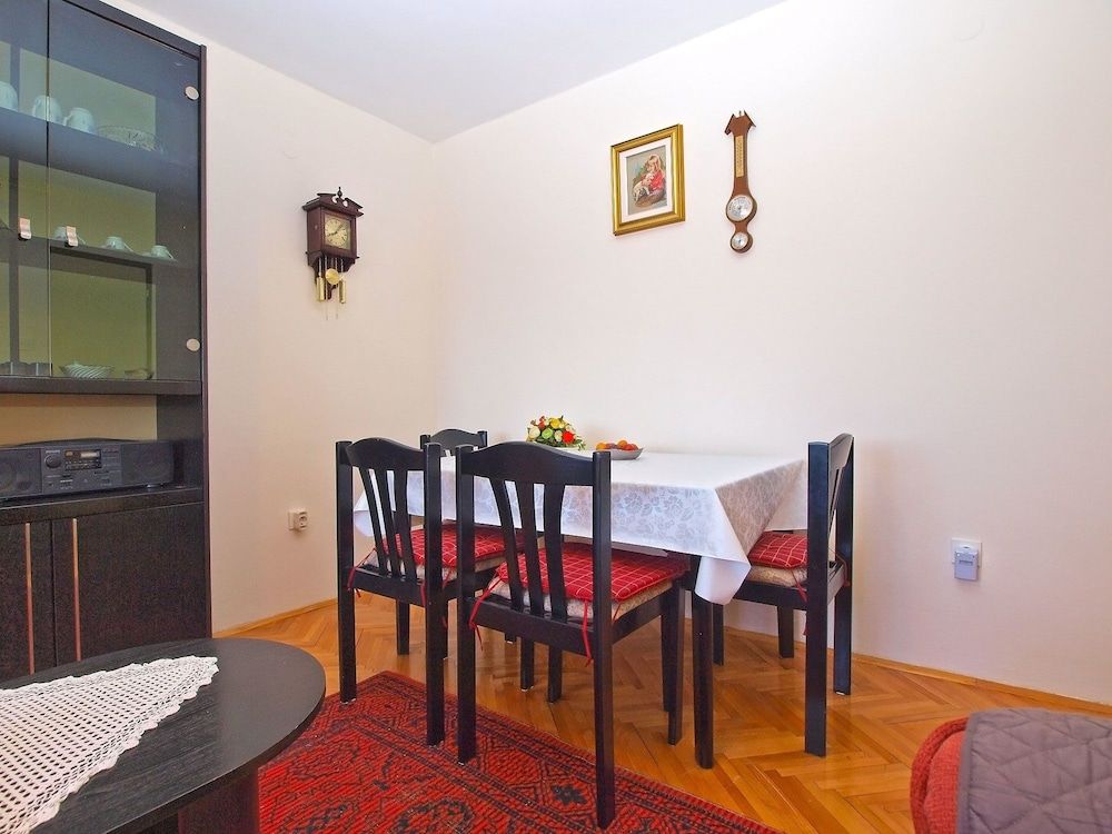 Apartment 1414