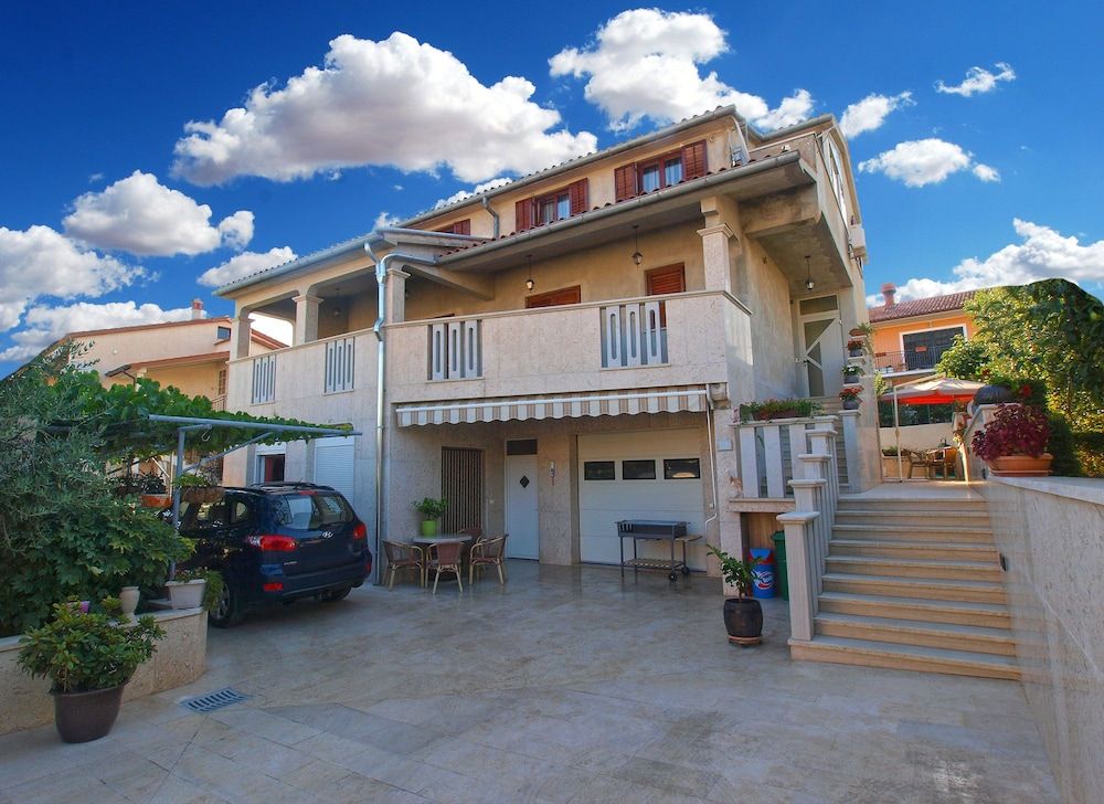 Apartment 1436