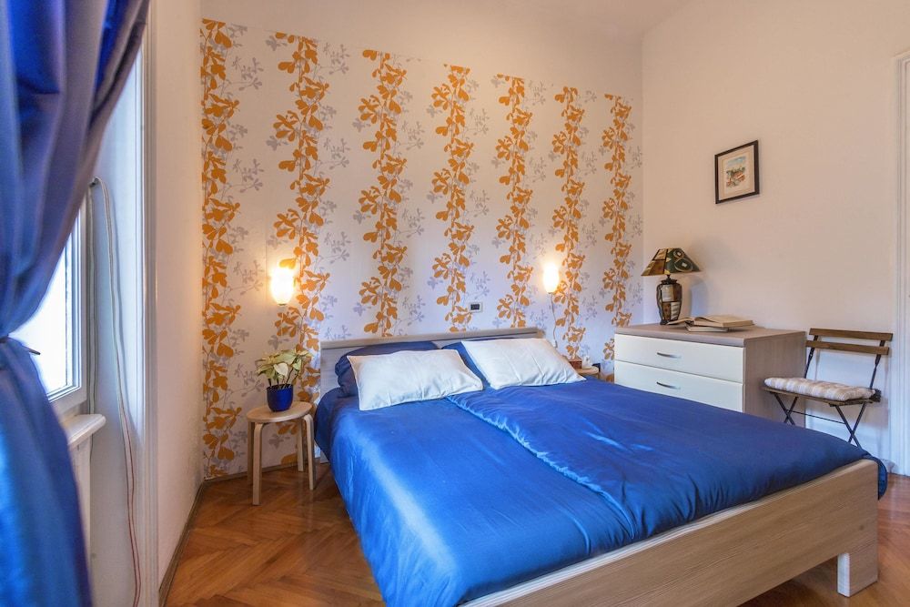 Apartment, Multiple Beds