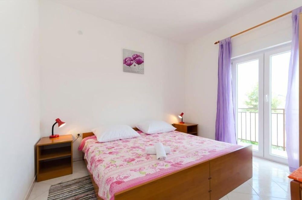 Apartment (A2)