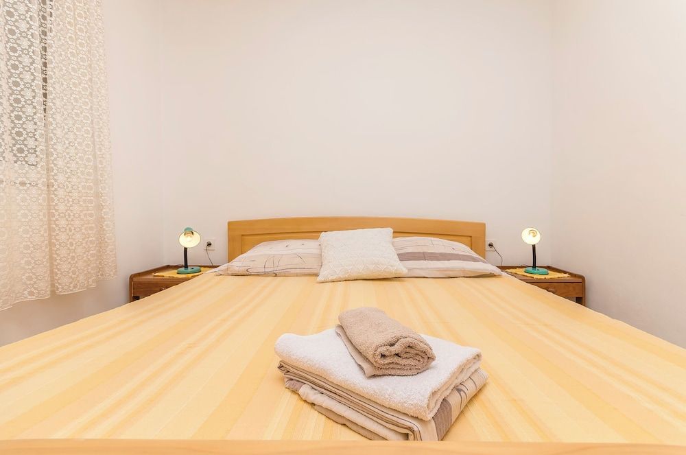 Apartment (A2)